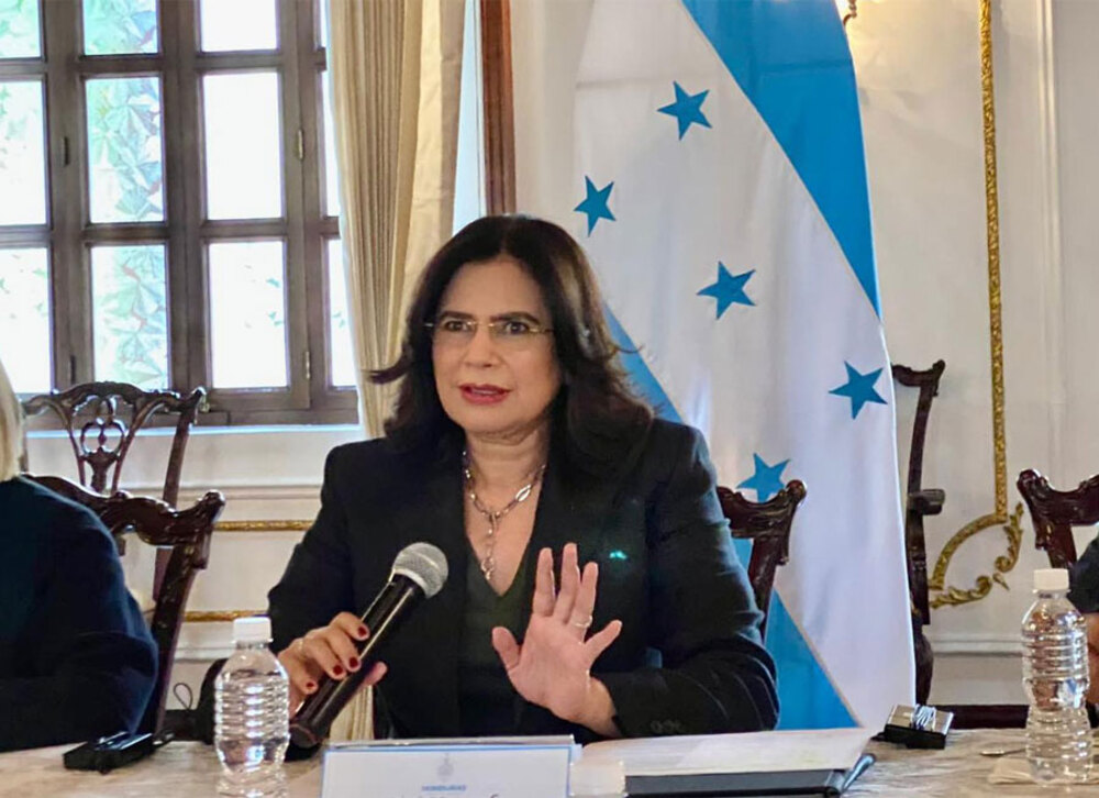 Rixi Moncada’s Credit Bureau Stance: Institutional Control Questioned