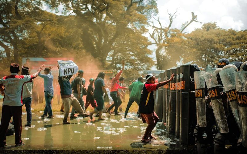 Explaining the overpriced contracts case in Guatemala